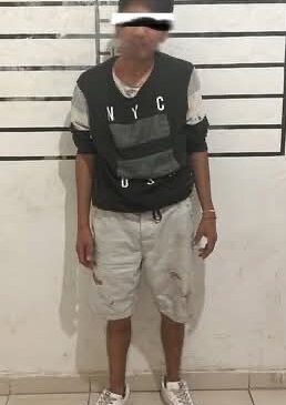 Sujeto fue detenido con réplica de un arma de fuego y sustancias granulada, droga, en Atotonilco