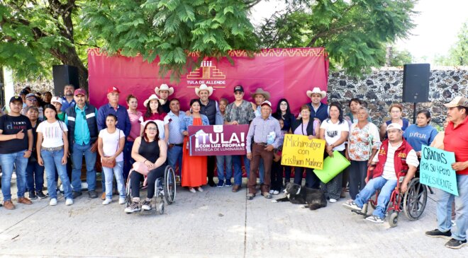 Tula con luz propia: Cristhian Martínez entrega luminarias y cemento en las comunidades de Santa Ana y Michimaloya.