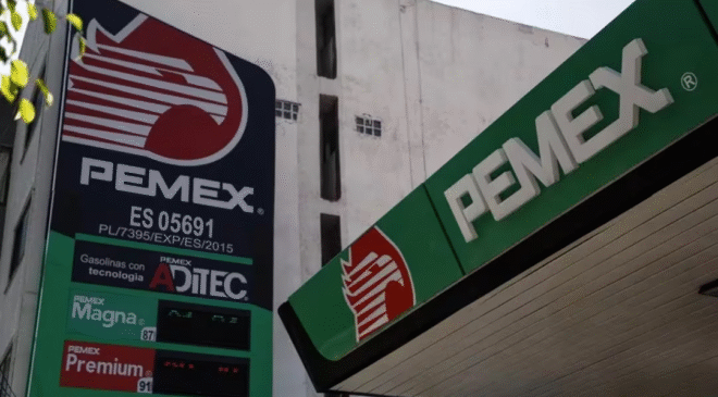 Gasolina, más cara que nunca por cobro total de impuestos