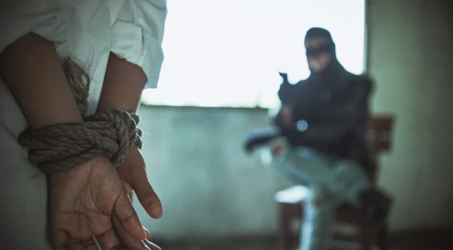 Dos sujetos detenidos por secuestro; les aseguraron artículos para intimidar a sus víctimas