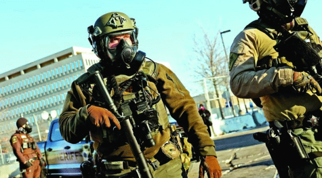 ICE deberá utilizar cámaras corporales; presión por migrantes