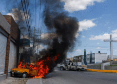 Violencia en Jalisco tras muerte de «El Mencho» deja 25 detenidos; saquean 69 tiendas Oxxo y dañan 18 sucursales del Banco del Bienestar