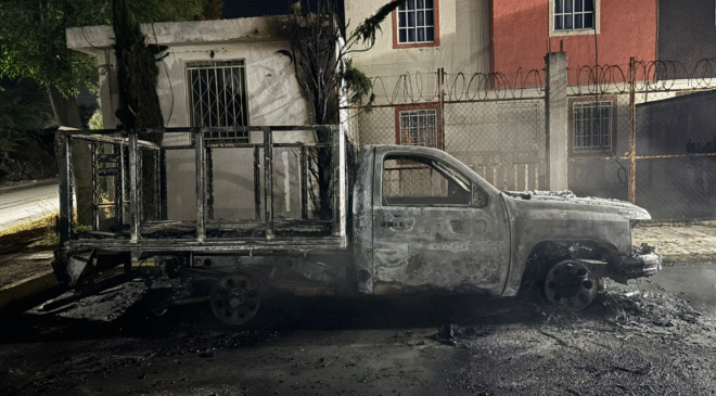 Camioneta fue calcinada por sujetos desconocidos este lunes por la mañana en Tula; ya investigan las autoridades