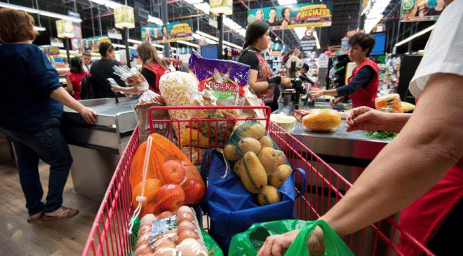 Inflación sube a 3.92% en la primera quincena de febrero; está por encima del objetivo del Banco de México