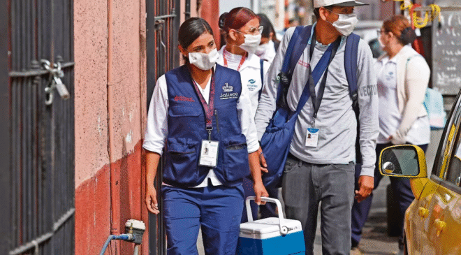 Pese a campaña de vacunación, brote se propaga sin parar en Jalisco