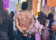 Exhiben a presunto aliado feminista como deudor alimentario en marcha del 8M en Tlaxcala; mujeres lo expulsan