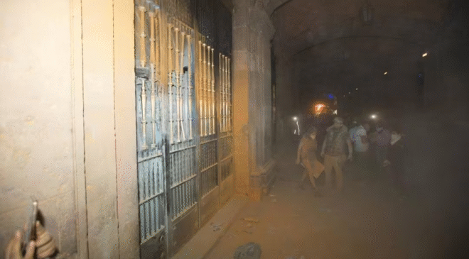 Detienen a nueve hombres por causar destrozos en edificio de Gobierno de CDMX; eran ajenos a la marcha del 8M