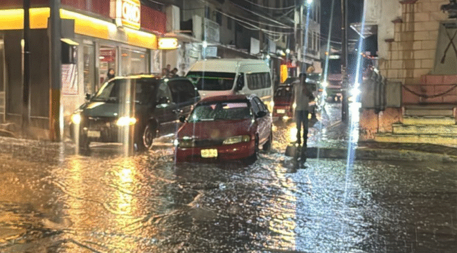 Ante las fuertes lluvias de este lunes en Tula, protección civil atendió encharcamientos y apoyo a la población