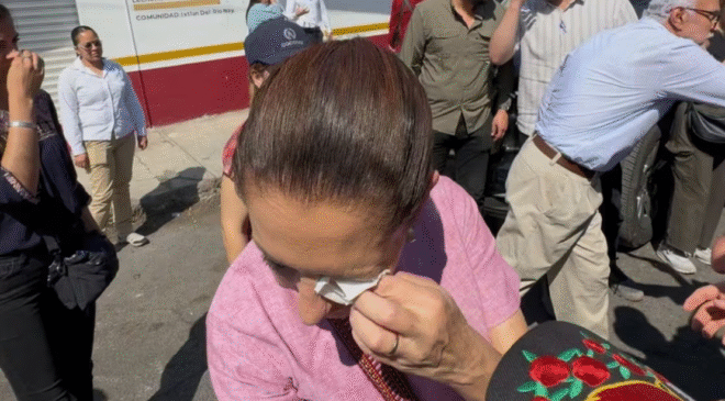 Sheinbaum sufre incidente menor al llegar a evento en Nayarit; “solo me picaron el ojo”, dice