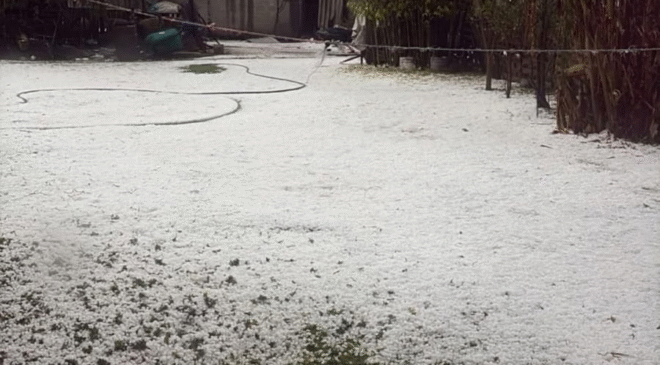 Agua encharcada en tres viviendas e inundaciones en tres comunidades, fue el saldo de la tormenta con granizo que cayó en Tezontepec