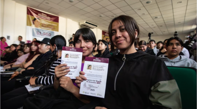 Estudiantes gastan 35% de sus becas en educación; usan 16% para alimentos