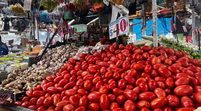 Inflación se modera a 4.53% en la primera mitad de abril, reporta Inegi