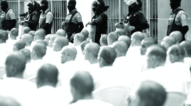 Entra en vigor cadena perpetua para adolescentes