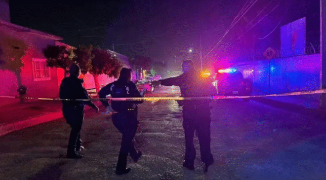 Asesinos esperaron a que la familia de un hombre entrara a su casa en Tlaxcoapan y lo mataron a balazos