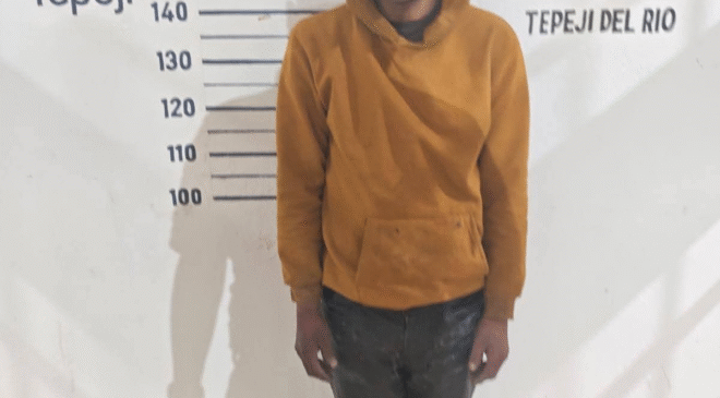 Dos sujetos fueron detenidos al estar robando en las instalaciones de Caminos y Puentes Federales (CAPUFE) de Tepeji; les decomisaron droga