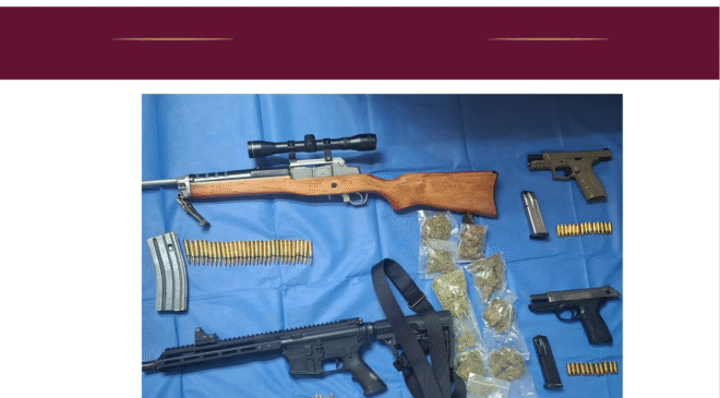 Un grupo de 7 narcomenudistas fueron detenidos en cateo en Atitalaquia; hay un menor de edad y les decomisaron drogas, armas y equipo táctico