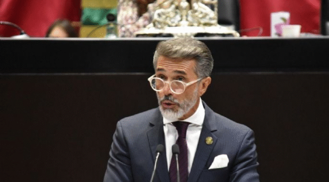 Sergio Mayer presenta su renuncia a Morena