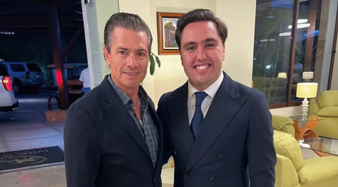 Peña Nieto es captado en México; exsecretario político municipal de Ixtapan de la Sal se toma foto con él