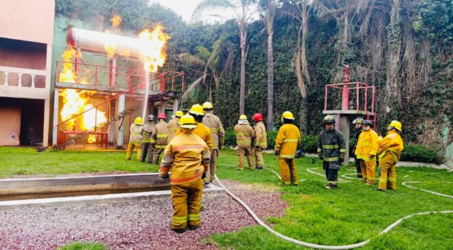 Bomberos y elementos de PC de esta región mantienen una capacitación constante; recibieron importante curso en Pachuca