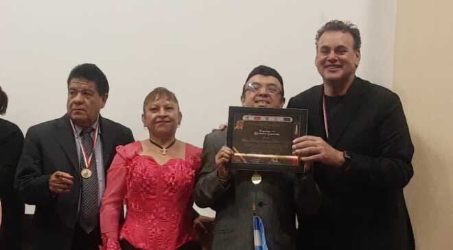 “Luy” (colaborador de LA REGION) recibe reconocimiento por su ardua labor como caricaturista