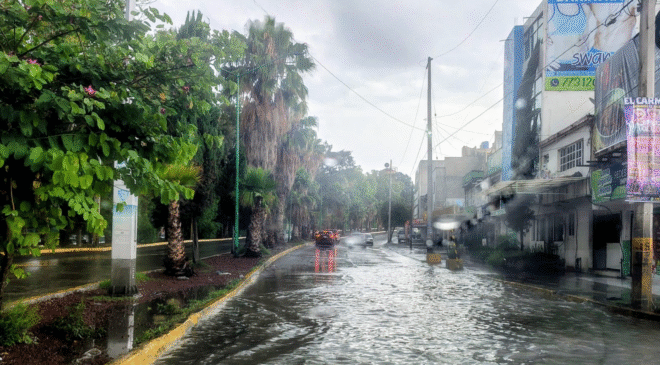 Fuerte tormenta provocó caos vehicular y encharcamientos en Tula; seguirán las lluvias por las tormentas tropicales de la temporada