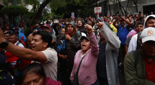 La CNTE anuncia que mantendrá plantón en el Zócalo y movilizaciones continuarán este jueves; planean marchar al Estadio CDMX