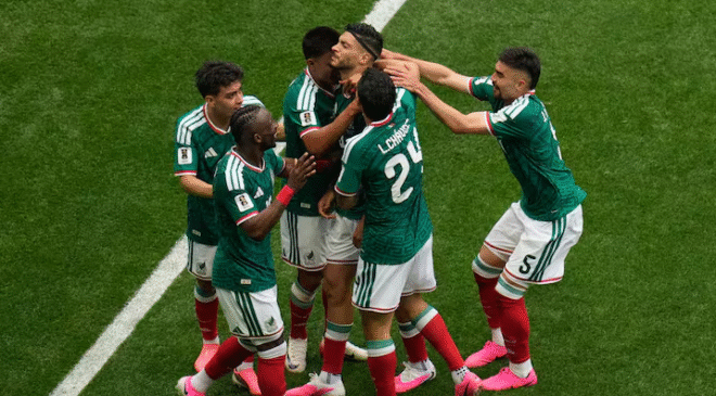 México vs. Sudáfrica: los locales ganaron 2-0 y fueron superiores ante un rival que terminó con nueve jugadores