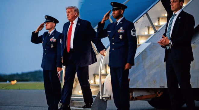 Trump llega a los 80 años con la obsesión de ser alabado; crecen dudas sobre su salud y la Casa Blanco lo descarta