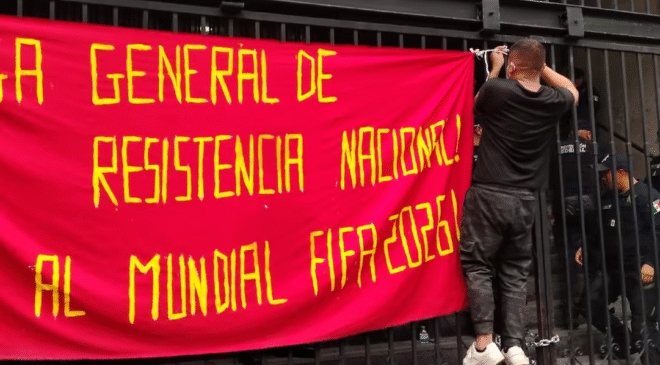 CNTE traslada su huelga al sur de la capital en el día 17 de paro; amaga con protestar en el Estadio Ciudad de México