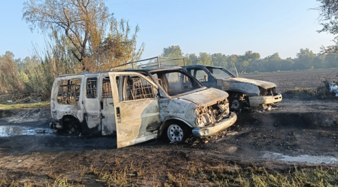 Toma clandestina se les salió de control a huachicoleros en Tlaxcoapan y provocaron tremendo incendio que calcinó 2 camionetas