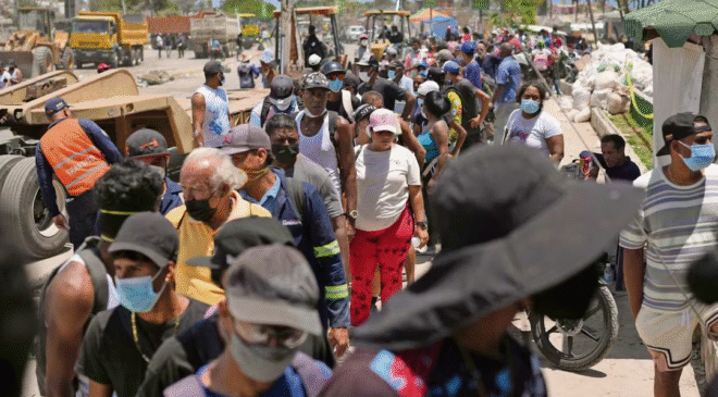 Terremotos en Venezuela; con sus propias manos, familias recuperan a sus seres queridos de entre los escombros