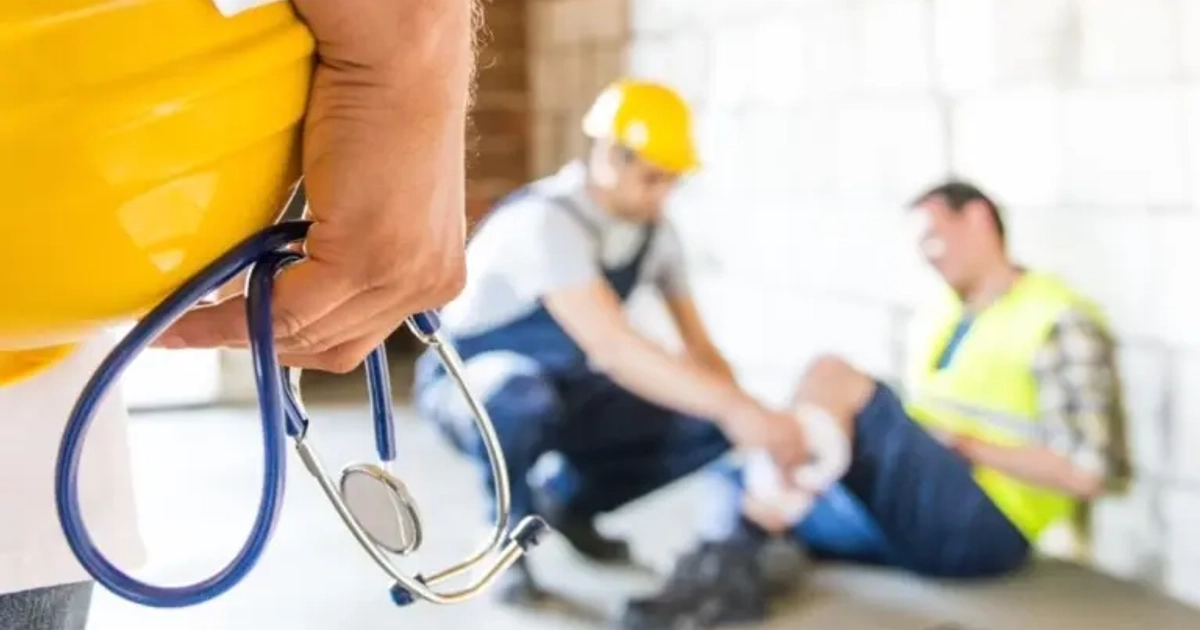 Fortalecer la prevención beneficia a trabajadores, empresas y finanzas públicas al reducir ausentismo, costos y riesgos ocupacionales.FOTO: SHUTTERSTOCK.
