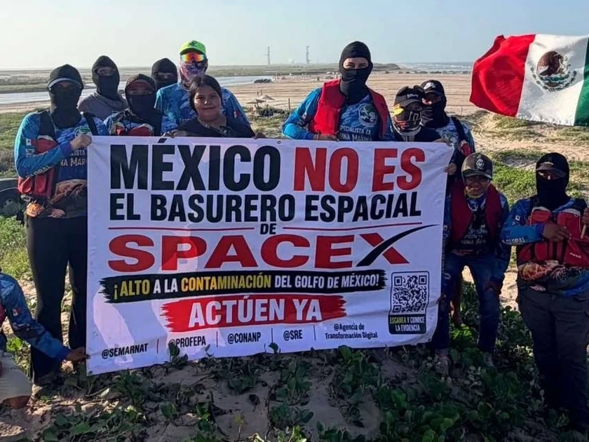 “México no es el basurero de Space X”: Conibio Global protesta en Playa Bagdad, en Matamoros, Tamaulipas. Foto: Instagram @eliasibarrardz