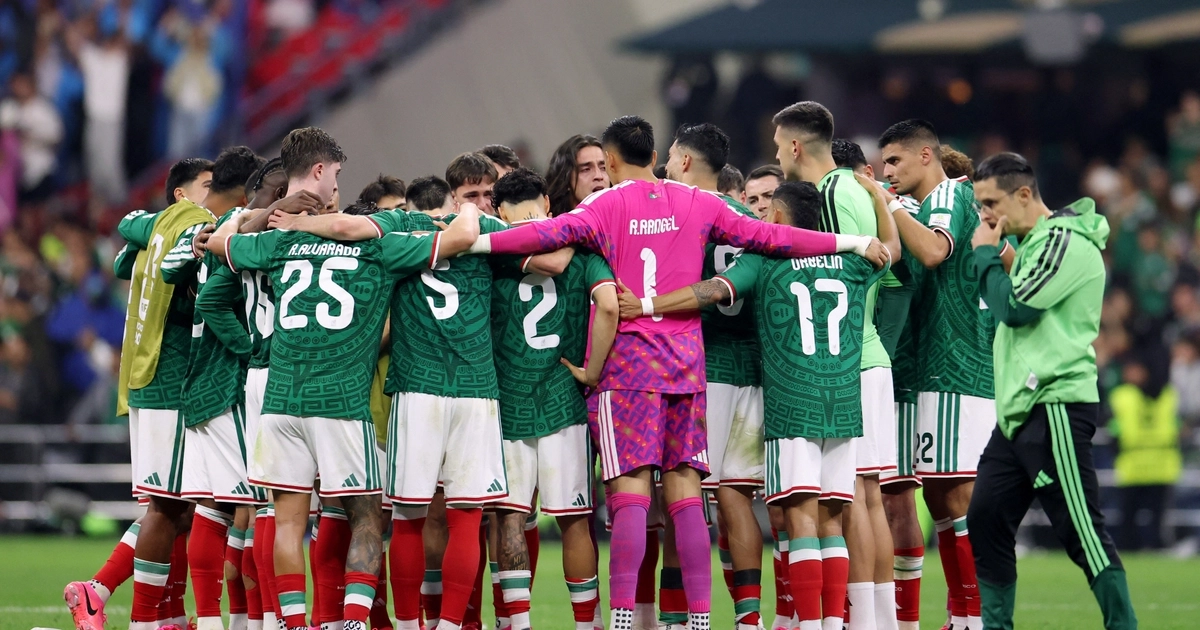 México descendió al décimo lugar del ranking FIFA tras quedar eliminado en octavos de final del Mundial 2026 (REUTERS/Raquel Cunha)