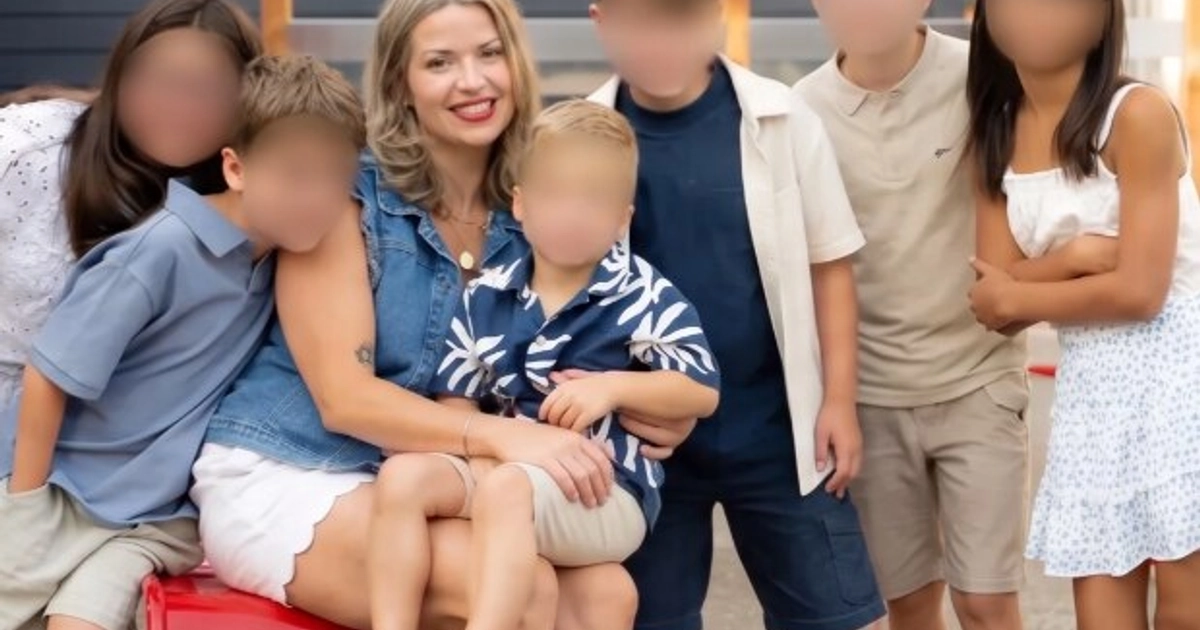 Tenía 39 años y era maestra suplente en Peach Plains Elementary. Su último video en TikTok se publicó el 17 de julio (@MandyKarol)