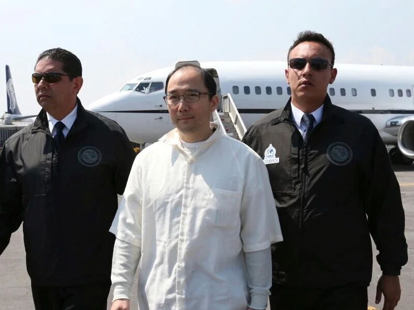 Fotografía de su extradición a México. FOTO: PGR /CUARTOSCURO.COM