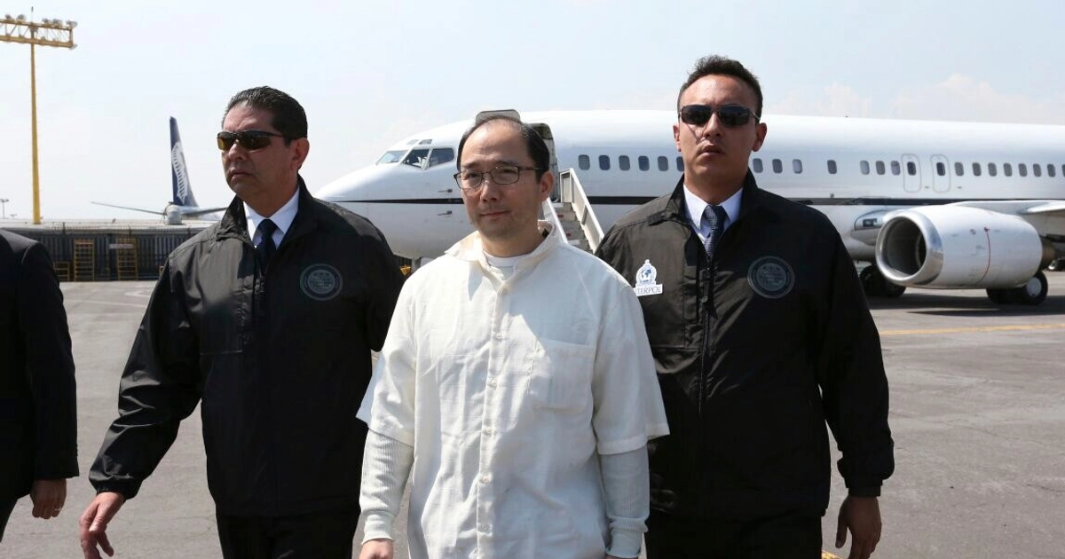Fotografía de su extradición a México. FOTO: PGR /CUARTOSCURO.COM
