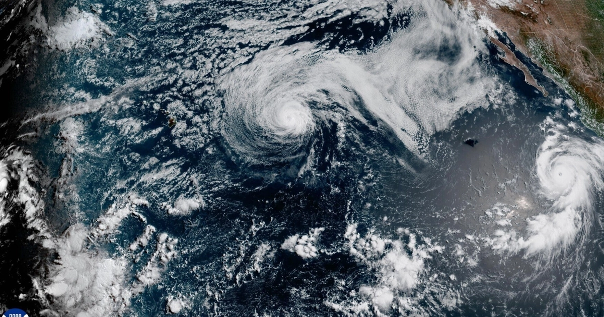 Genevieve perdió intensidad al desplazarse sobre aguas más frías, reduciendo la energía que alimentaba al ciclón y provocando una disminución en la velocidad de sus vientos.(NOAA via AP)
