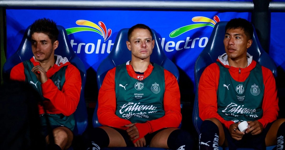 Chicharito Hernández tuvo bajó rendimiento en su regreso a Chivas. (REUTERS/Eloisa Sanchez)