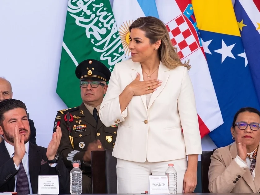 El titular de la SSPC agradece a la mandataria de Baja California durante la entrega de reconocimientos del Plan Kukulkán, mientras ella mantiene silencio por un audio filtrado y un video con amenazas atribuidas a Jaime Bonilla