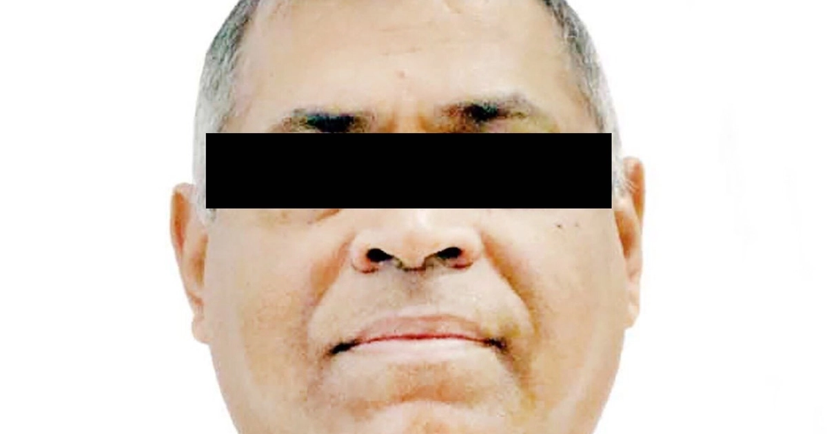 El sacerdote Noel “N” es escoltado tras recibir una sentencia de 21 años de prisión por violación impropia agravada contra una monja en Tijuana. Crédito: Redes Sociales