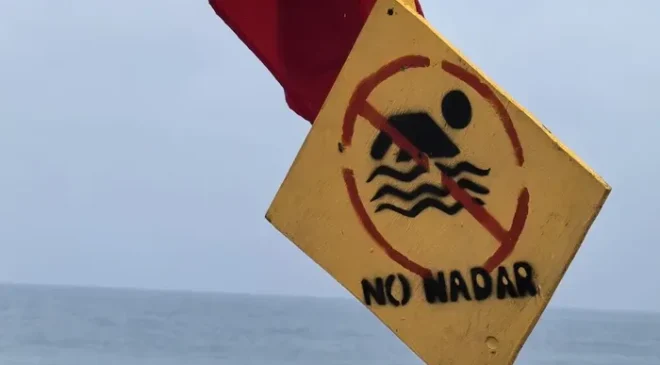 Cofepris identifica cinco playas con concentraciones altas de bacterias; no son aptas para vacacionar, advierte