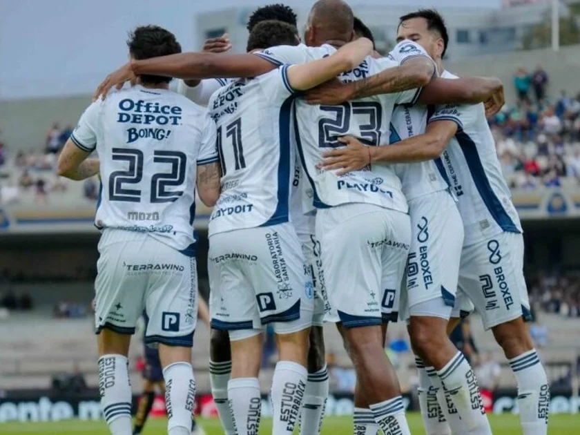 Salomón Rondón marcó doblete ante Pumas en CU | Imago7