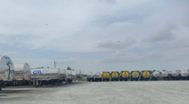 Hallan 39 mil litros de diésel y más de 30 toneles durante operativo en Matamoros, Tamaulipas