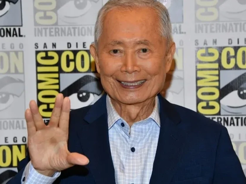 El actor estadounidense George Takei asiste a la rueda de prensa de “Star Trek: 60.º aniversario” durante la feria Comic-Con International en San Diego el 25 de julio de 2026 (Chris DELMAS) (Chris DELMAS/AFP/AFP)