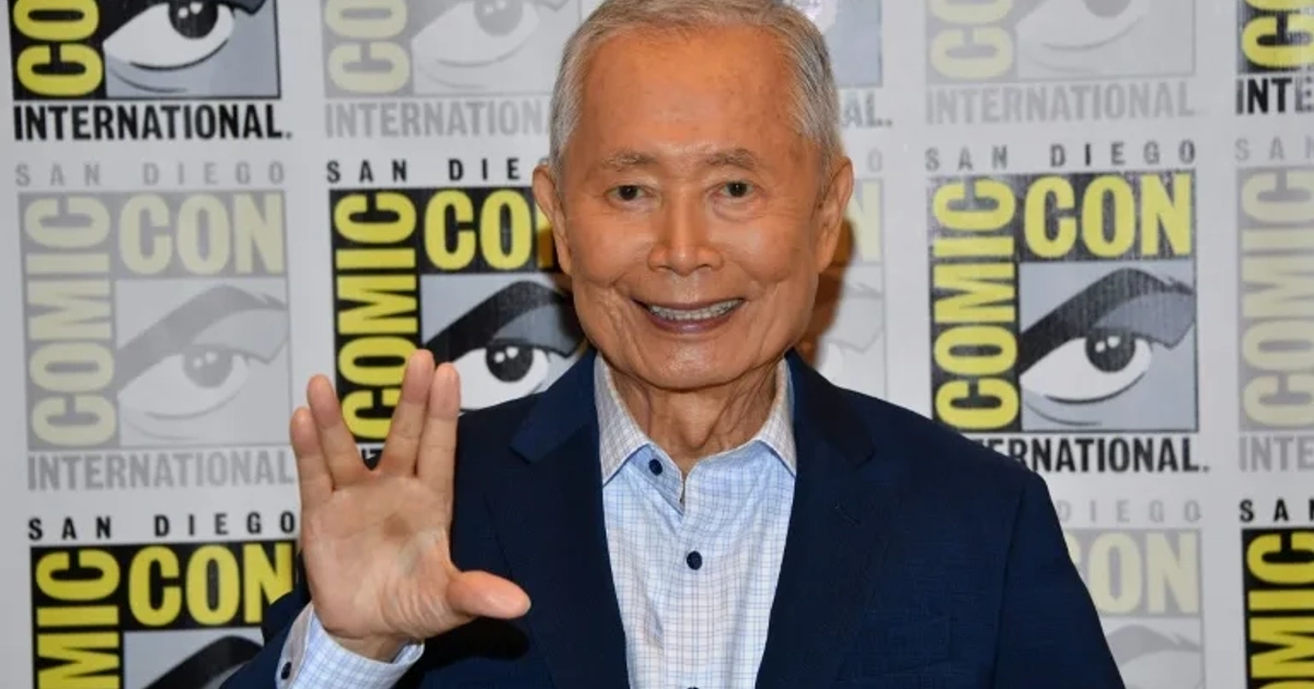 El actor estadounidense George Takei asiste a la rueda de prensa de “Star Trek: 60.º aniversario” durante la feria Comic-Con International en San Diego el 25 de julio de 2026 (Chris DELMAS) (Chris DELMAS/AFP/AFP)