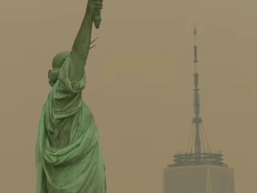 ¿Cancelarán Final del Mundial 2026 por Humo que Cubre NY tras Incendios en Canadá? Estatua de la Libertad en Nueva York se ve a través de una capa de humo de incendios forestales de Canadá, 16 de julio de 2026 Foto: Reuters