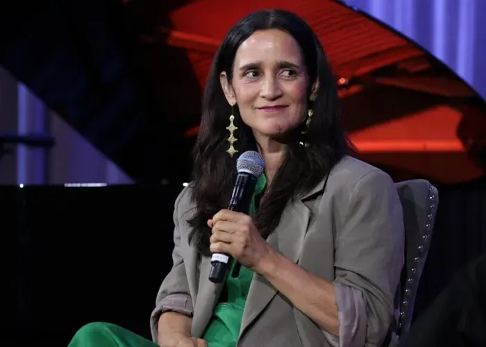Julieta Venegas niega pago por la niña futbolista. Venegas declaró haber aprendido una lección importante. Foto: AFP