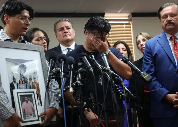 'No merecía morir; solo quería llegar al trabajo': hijo de mexicano asesinado por ICE en Houston