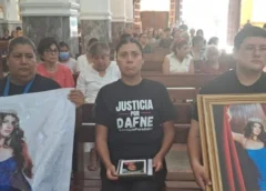 Misa y marcha reúnen a cientos por Dafne; su madre confía en que habrá justicia